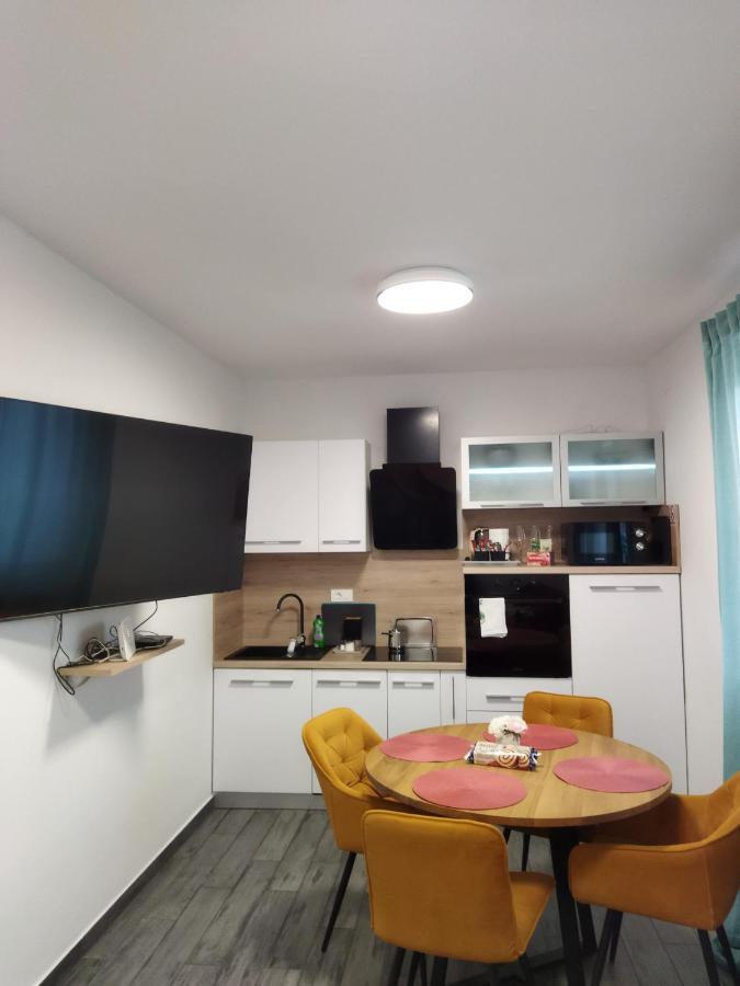 Apartman Na Jezeru Загреб Экстерьер фото